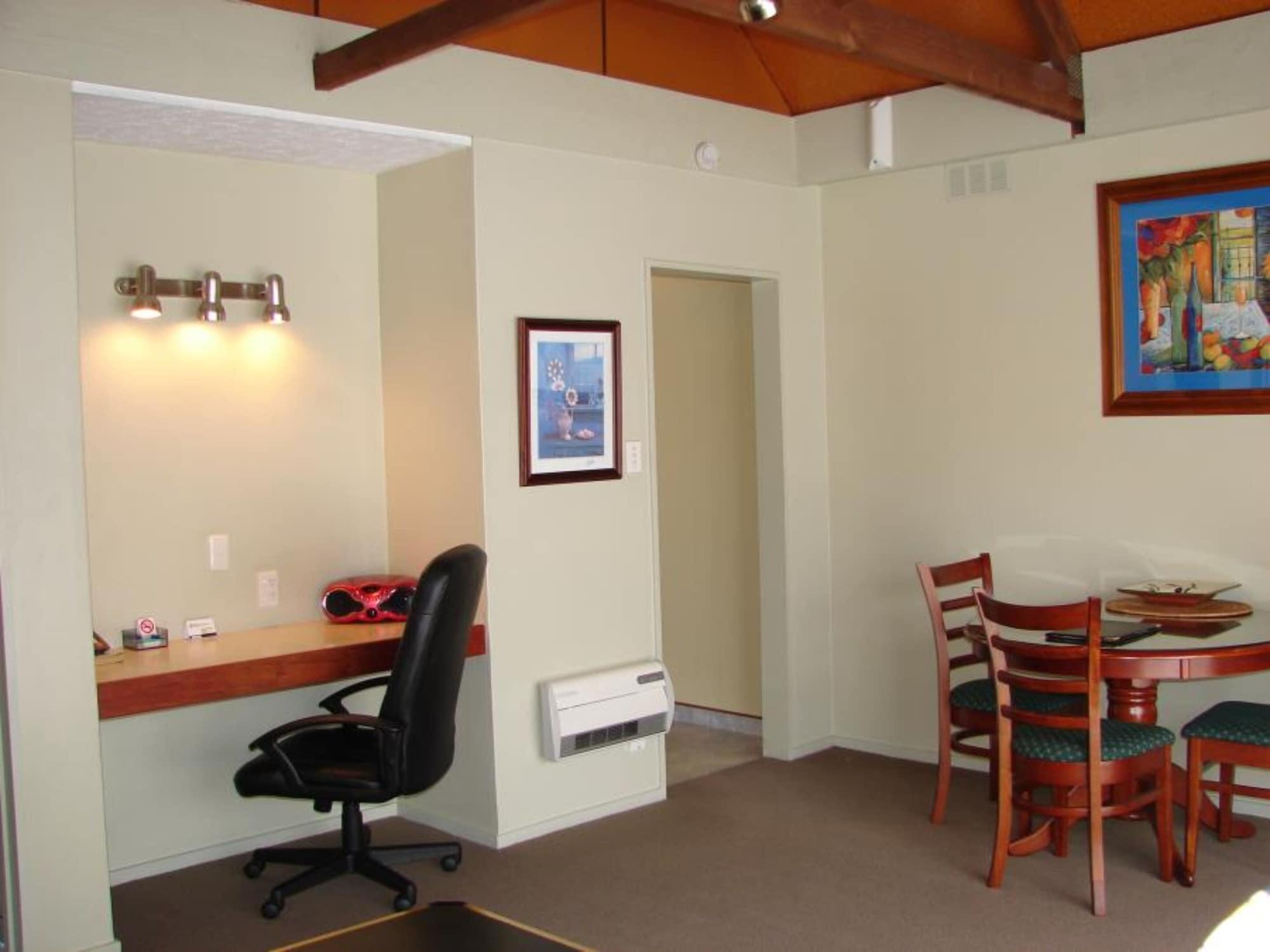 193 Aorangi Manor Motel Бленхайм Екстериор снимка